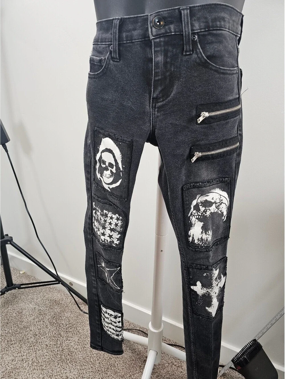 Hot Topic Black Skinny Jeans w/White Skull and Star Patchwork and Silver Zippers